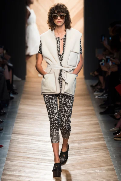 Look 43
